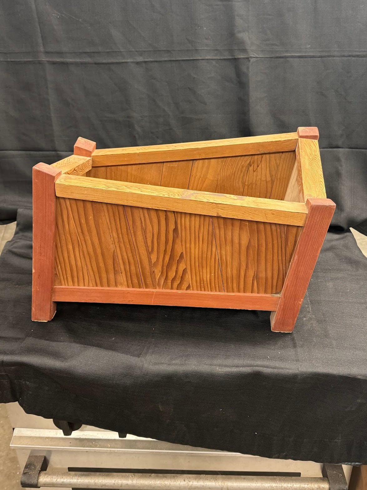 Hunch Back Planter C-1