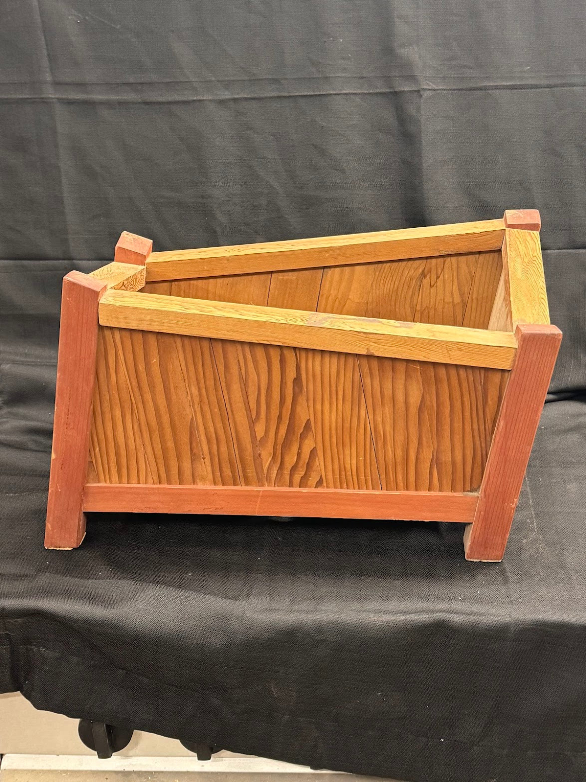 Hunch Back Planter C-1
